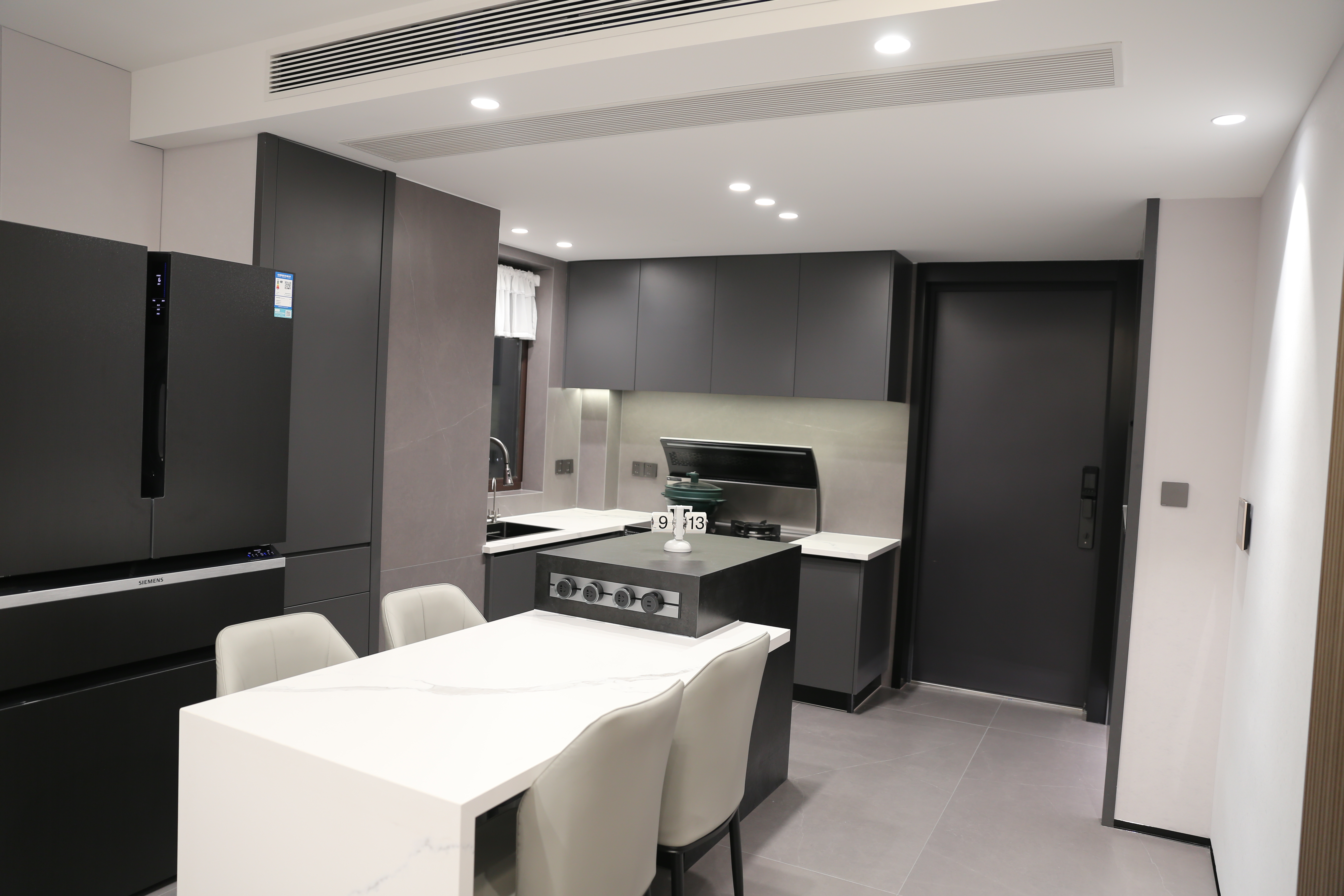 風(fēng)韻妍庭5-803